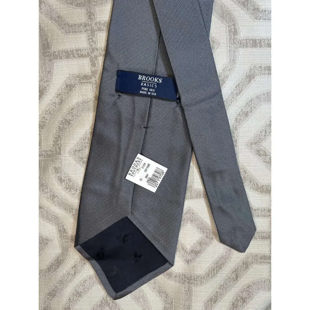 Brooks Brothers Basics Pure Silk‎ Tie Gray Men’s Necktie Classic Formal Workwear